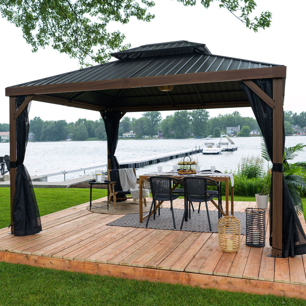 Dunham 12 x 16 pi toit double en acier galvanisé, poteaux en aluminium aspect bois