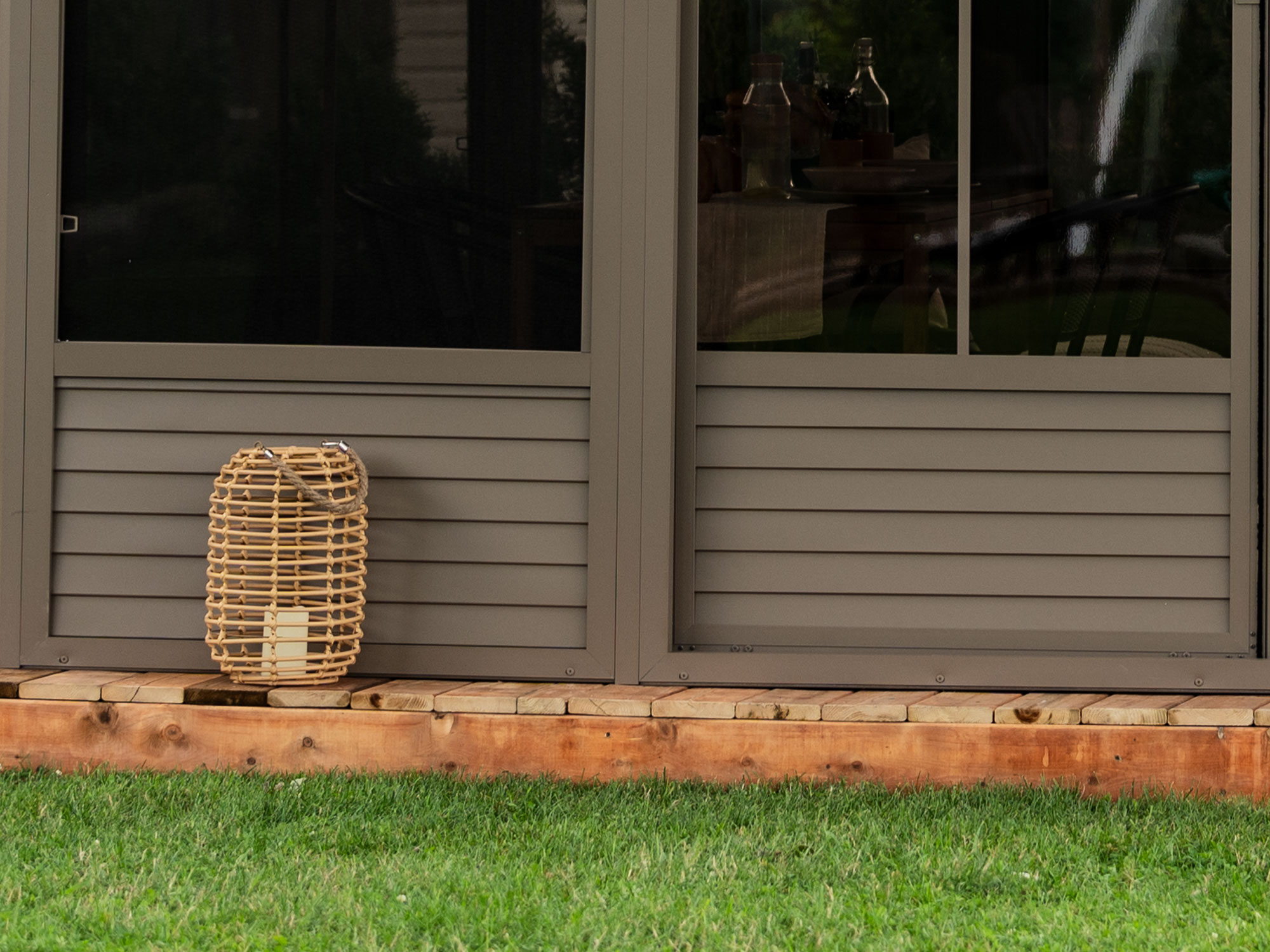 Florence Wall Mounted Solarium